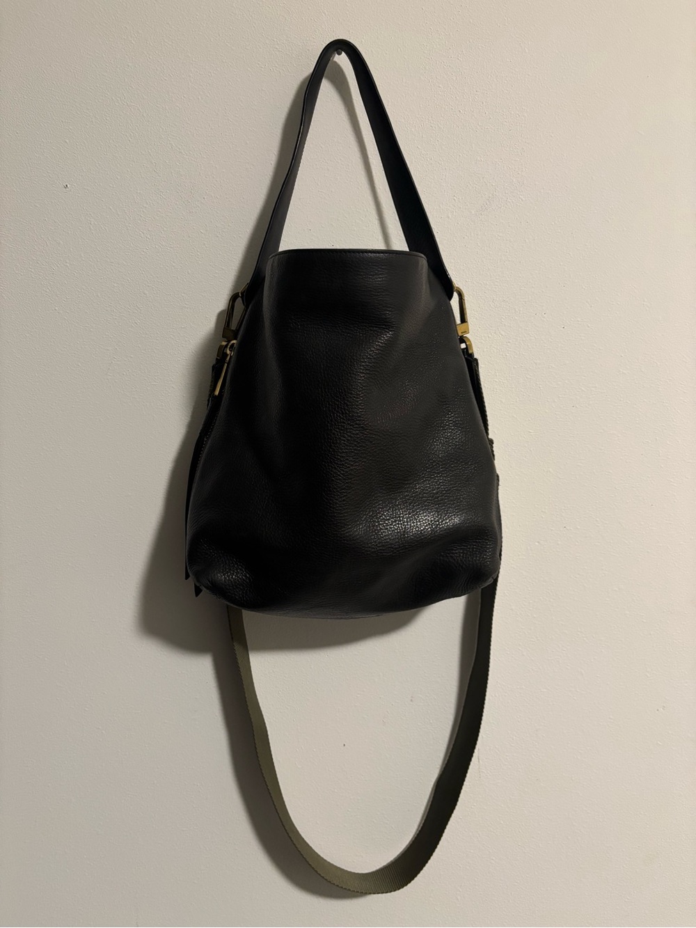 Fossil Maya Black Pebbled Leather Convertible Hobo Crossbody Bag Key Charm - Picture 2 of 7
